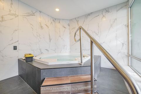 Photo 9 at 511 - 256 Doris Avenue, Willowdale East, Toronto