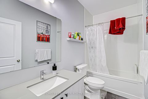 Photo 6 at 37 Woodhaven Avenue, Aurora Estates, Aurora