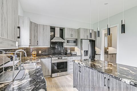 Photo 8 at 37 Woodhaven Avenue, Aurora Estates, Aurora