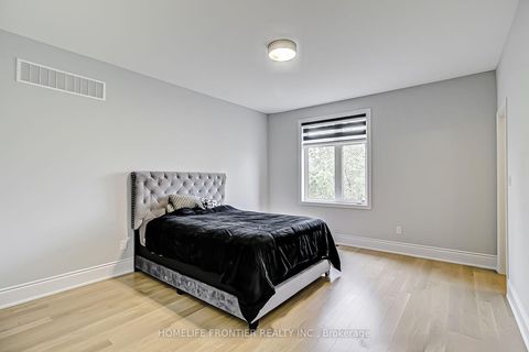 Photo 18 at 37 Woodhaven Avenue, Aurora Estates, Aurora