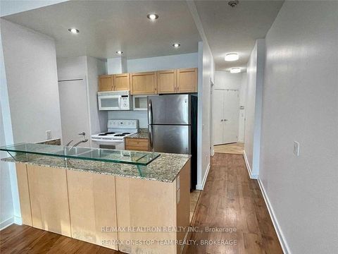 Photo 6 at 2505 - 8 York Street, Waterfront Communities C1, Toronto