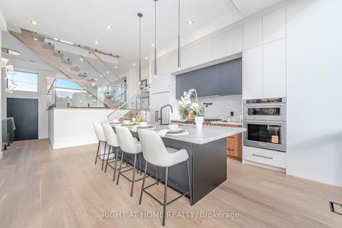 Photo 6 at 289 Valermo Drive, Alderwood, Toronto