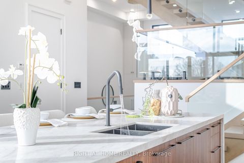 Photo 11 at 289 Valermo Drive, Alderwood, Toronto