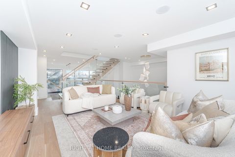 Photo 17 at 289 Valermo Drive, Alderwood, Toronto