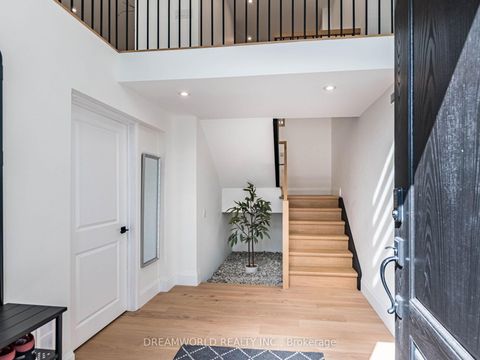 Photo 3 at 22 Yorkleigh Avenue, Humber Heights, Toronto