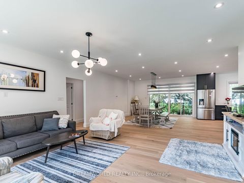 Photo 9 at 22 Yorkleigh Avenue, Humber Heights, Toronto