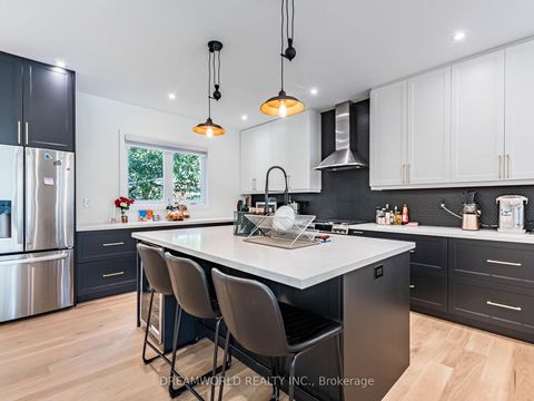 Photo 14 at 22 Yorkleigh Avenue, Humber Heights, Toronto