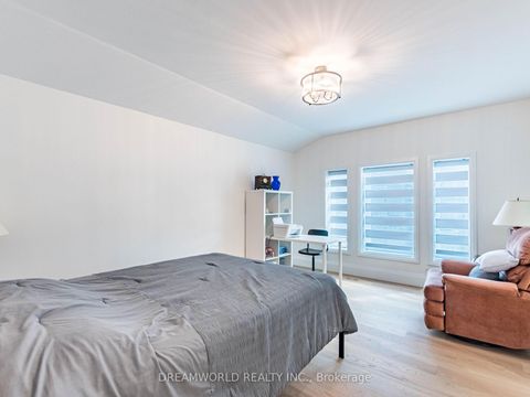 Photo 23 at 22 Yorkleigh Avenue, Humber Heights, Toronto