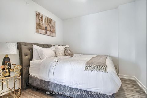 Photo 15 at 20 Edward Street, Bay Street Corridor, Toronto