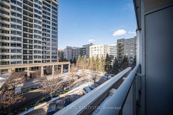 Photo 8 at 413 - 8 Rean Drive, Bayview Village, Toronto