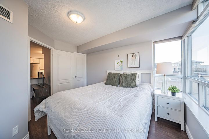 Photo 9 at 413 - 8 Rean Drive, Bayview Village, Toronto