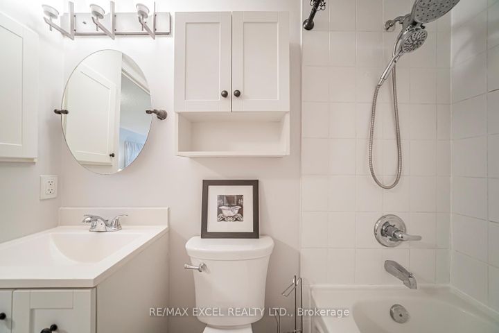 Photo 15 at 413 - 8 Rean Drive, Bayview Village, Toronto