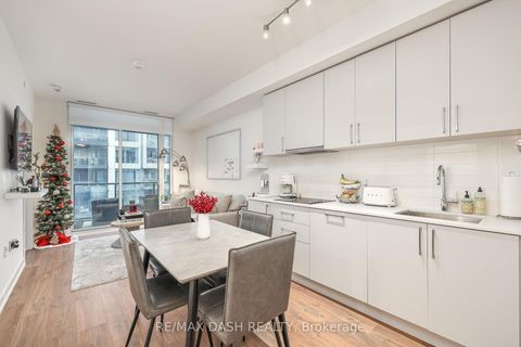 Photo 4 at 1215E - 576 Front Street W, Waterfront Communities C1, Toronto