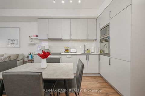 Photo 5 at 1215E - 576 Front Street W, Waterfront Communities C1, Toronto