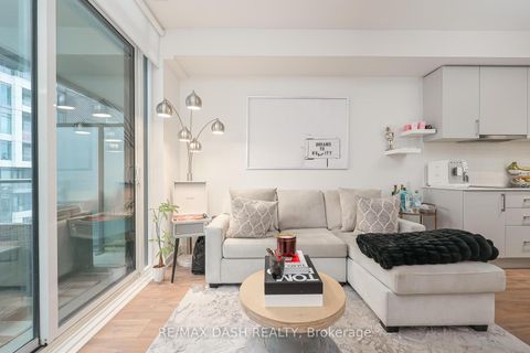 Photo 10 at 1215E - 576 Front Street W, Waterfront Communities C1, Toronto