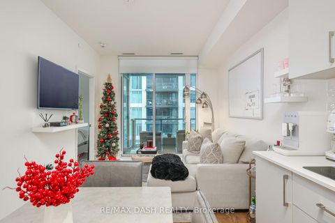 Photo 11 at 1215E - 576 Front Street W, Waterfront Communities C1, Toronto