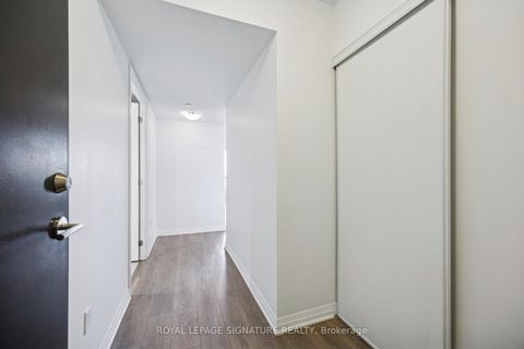 Photo 4 at 424 - 2301 Danforth Avenue, Danforth, Toronto