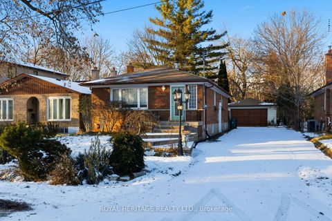 Photo 1 at 32 Beath Street, West Hill, Toronto