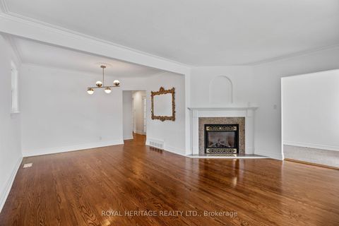 Photo 15 at 32 Beath Street, West Hill, Toronto