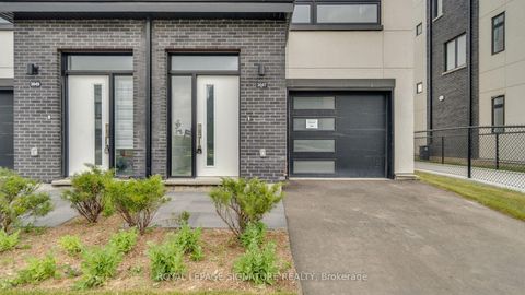 Photo 3 at 3047 Trailside Drive, GO Glenorchy, Oakville