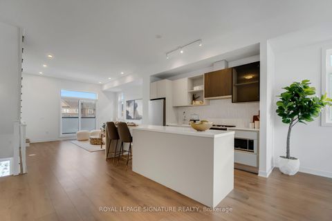 Photo 12 at 3047 Trailside Drive, GO Glenorchy, Oakville