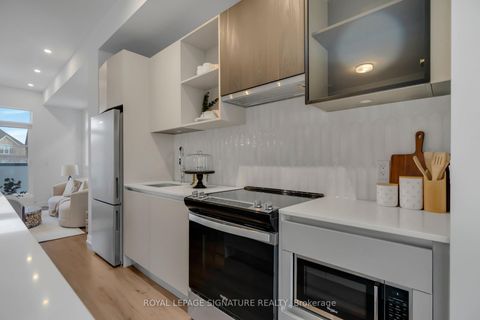 Photo 15 at 3047 Trailside Drive, GO Glenorchy, Oakville