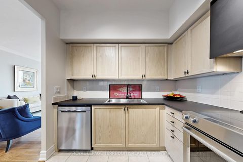 Photo 11 at LPH1 - 2 Clairtrell Road, Willowdale East, Toronto