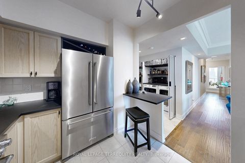 Photo 12 at LPH1 - 2 Clairtrell Road, Willowdale East, Toronto