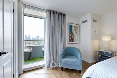 Photo 14 at LPH1 - 2 Clairtrell Road, Willowdale East, Toronto