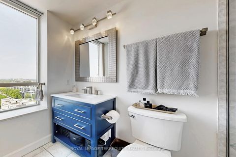 Photo 16 at LPH1 - 2 Clairtrell Road, Willowdale East, Toronto