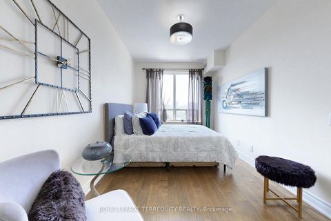 Photo 19 at LPH1 - 2 Clairtrell Road, Willowdale East, Toronto