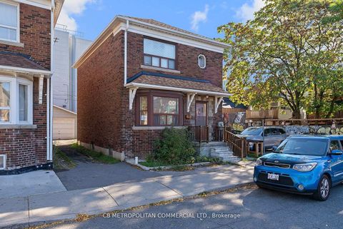 Photo 3 at 15-19 Augusta Avenue, Chinatown, Toronto