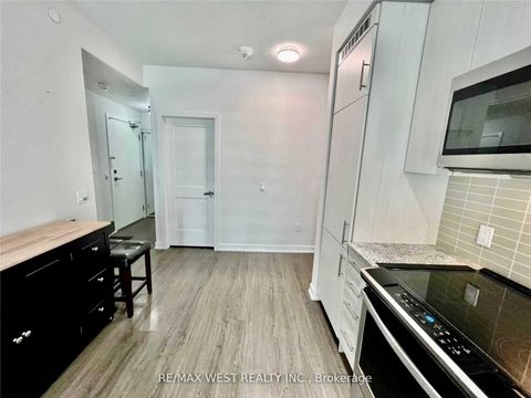 Photo 5 at 1606 - 4085 Parkside Village Drive, City Centre, Mississauga