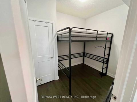 Photo 9 at 1606 - 4085 Parkside Village Drive, City Centre, Mississauga