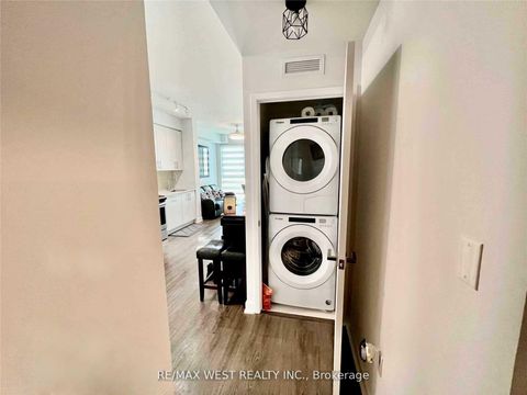 Photo 11 at 1606 - 4085 Parkside Village Drive, City Centre, Mississauga