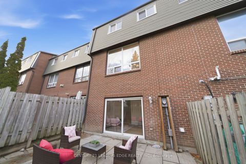 Photo 36 at 2 - 1310 Fieldlight Boulevard, Liverpool, Pickering