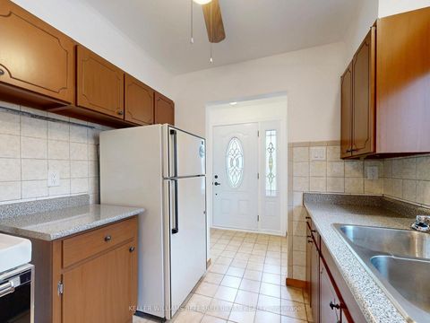 Photo 10 at 70 Crossbow Crescent, Pleasant View, Toronto