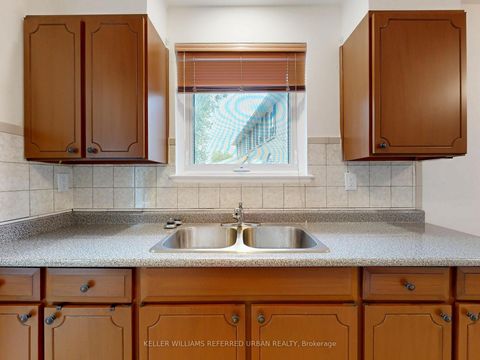 Photo 11 at 70 Crossbow Crescent, Pleasant View, Toronto