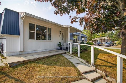 Photo 2 at 7 Sunset Drive, Rural Innisfil, Innisfil