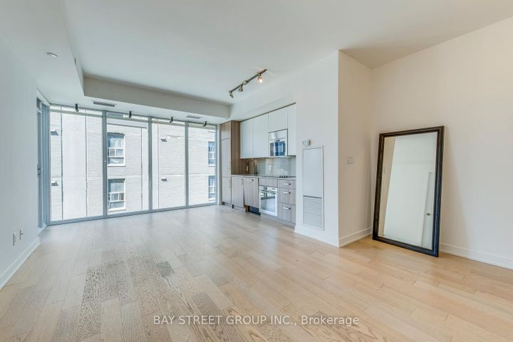 Photo 8 at 1601 - 17 Dundonald Street, Yonge Corridor, Toronto