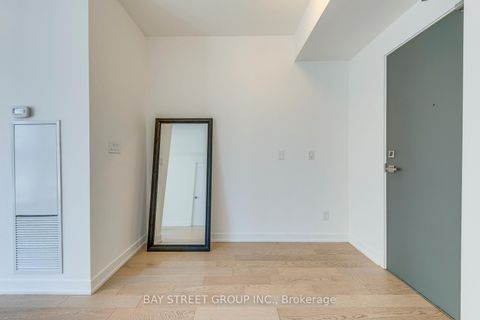 Photo 5 at 1601 - 17 Dundonald Street, Yonge Corridor, Toronto