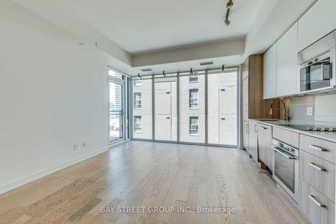 Photo 11 at 1601 - 17 Dundonald Street, Yonge Corridor, Toronto