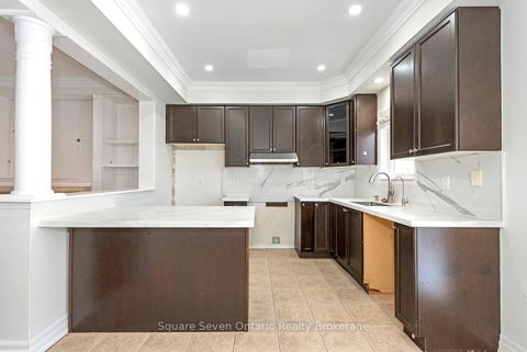 Photo 12 at 391 Vellore Park Avenue, Vellore Village, Vaughan