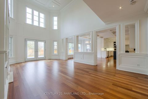 Photo 2 at 16 Flatbush Avenue, East Woodbridge, Vaughan