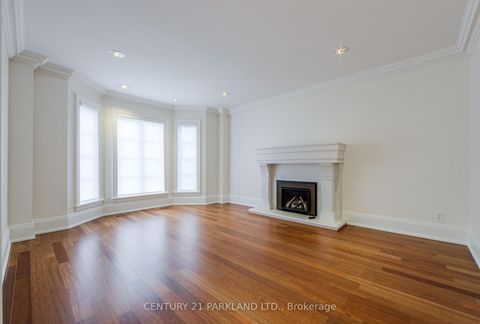 Photo 5 at 16 Flatbush Avenue, East Woodbridge, Vaughan