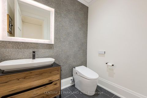 Photo 9 at 16 Flatbush Avenue, East Woodbridge, Vaughan