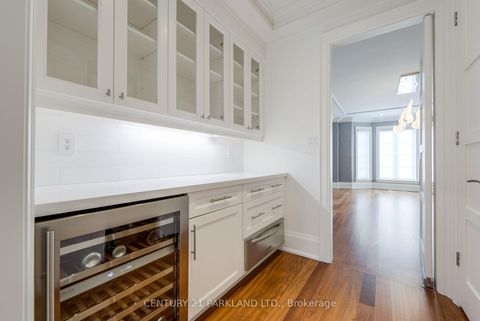 Photo 16 at 16 Flatbush Avenue, East Woodbridge, Vaughan