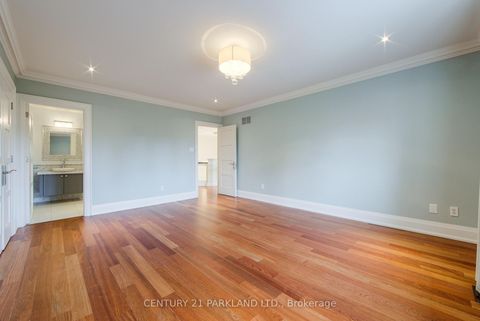 Photo 19 at 16 Flatbush Avenue, East Woodbridge, Vaughan