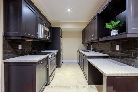 Photo 32 at 16 Flatbush Avenue, East Woodbridge, Vaughan