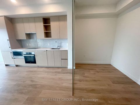 Photo 5 at 707 - 85 Mcmahon Drive, Bayview Village, Toronto